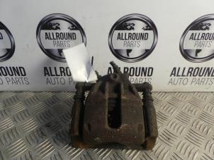 Used Front brake calliper, right Renault Clio III (BR/CR) 1.4 16V Price € 30,00 Margin scheme offered by AllroundCarParts