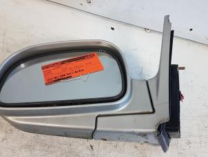 Used Wing mirror, left Hyundai Santa Fe I 2.0 16V 4x2 Price € 45,00 Margin scheme offered by Autodemontagebedrijf Smit