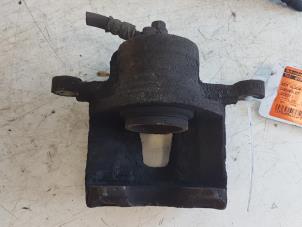 Used Front brake calliper, left Chevrolet Lacetti (KLAN) 1.6 16V Price € 35,00 Margin scheme offered by Autodemontagebedrijf Smit