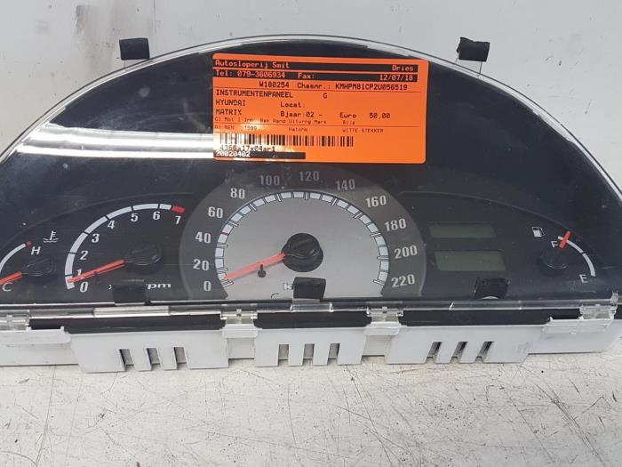 Begagnade Instrumentpanel Hyundai Matrix 1.6 16V Pris € 50,00 Marginaltabell erbjuds av Autodemontagebedrijf Smit