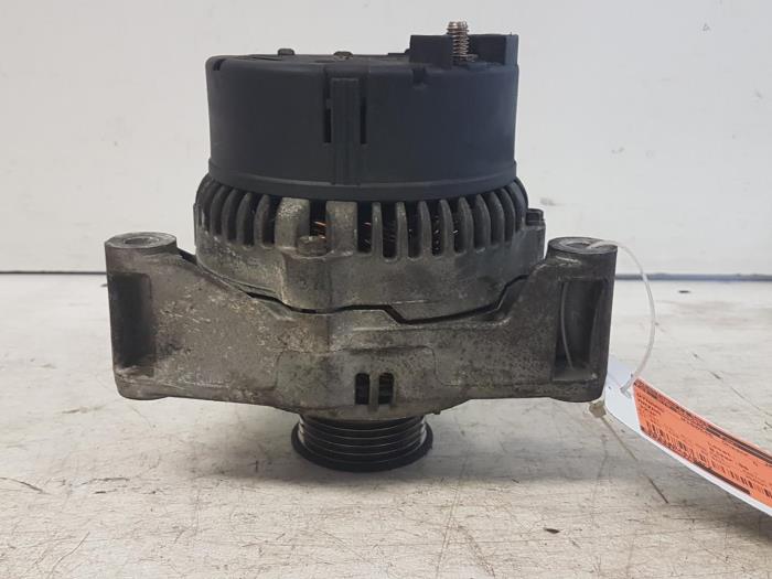Gebrauchte Dynamo Mazda 323 Fastbreak (BJ14) 1.5 LX,GLX 16V Preis € 30,00 Margenregelung angeboten von Autodemontagebedrijf Smit