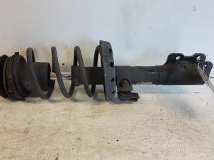 Used Front shock absorber rod, right Opel Astra G (F07) 1.8 16V Price € 30,00 Margin scheme offered by Autodemontagebedrijf Smit