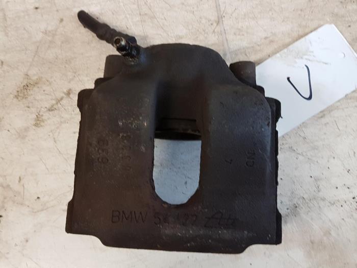 Front brake calliper, right from a BMW 3 serie (E46/4) 316i 1999