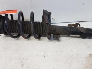 Used Front shock absorber rod, right Ford Focus 2 Wagon 1.6 TDCi 16V 90 Price € 35,00 Margin scheme offered by Autodemontagebedrijf Smit