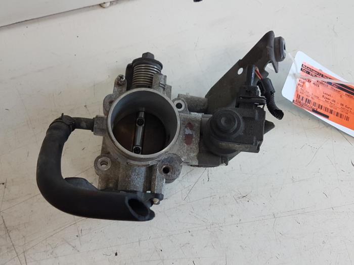 Gebrauchte Drosselklappengehäuse Kia Rio (DC22/24) 1.5 RS,LS 16V Preis € 15,00 Margenregelung angeboten von Autodemontagebedrijf Smit