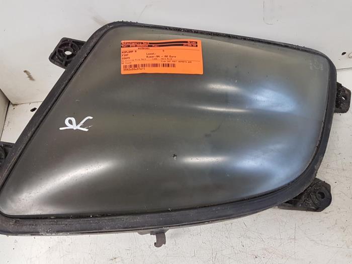Używane Reflektor prawy Fiat Coupé 2.0 16V, 16V Plus Cena na żądanie oferowane przez Autodemontagebedrijf Smit