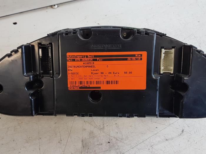 Instrument panel from a BMW 3 serie (E46/4) 316i 1999
