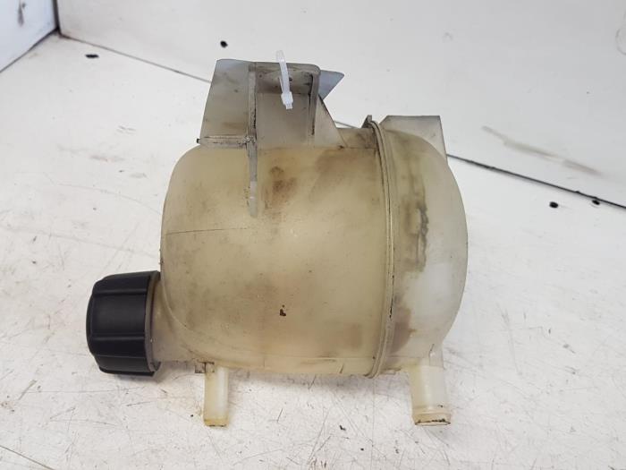 Expansion vessel from a Renault Clio II Societe (SB) 1.5 dCi 80 2003