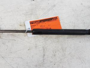 Used Rear gas strut, left Peugeot 407 Price on request offered by Autodemontagebedrijf Smit