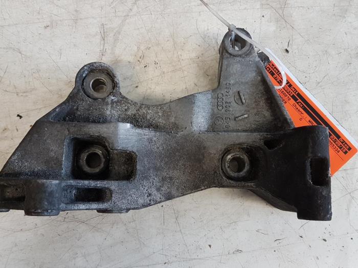 Usagé Support dynamo bas Audi A2 (8Z0) 1.4 TDI Prix € 25,00 Règlement à la marge proposé par Autodemontagebedrijf Smit