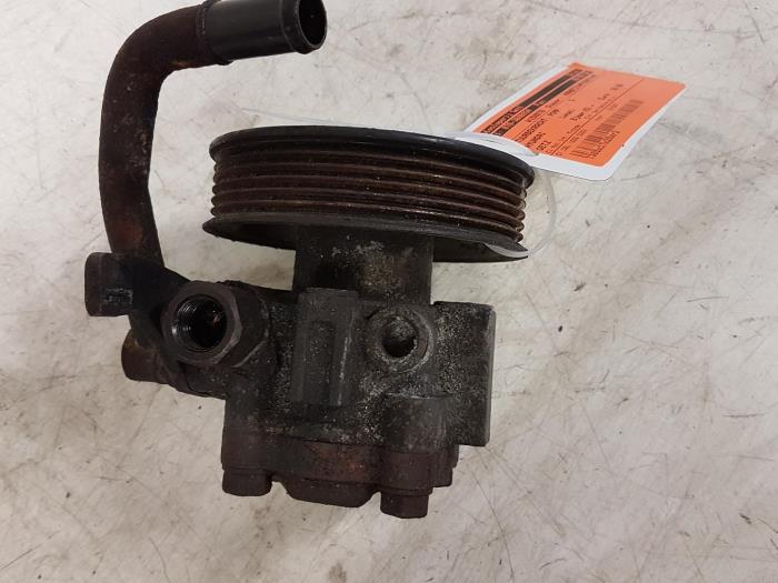 Usagé Pompe de direction Hyundai Getz 1.5 CRDi 12V Prix € 15,00 Règlement à la marge proposé par Autodemontagebedrijf Smit
