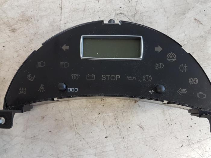 Usados Módulo de control de luces Lancia Phedra 2.0 16V Precio € 40,00 Norma de margen ofrecido por Autodemontagebedrijf Smit