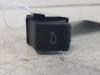 Tailgate switch from a Volkswagen Passat (3B3), 2000 / 2005 2.0, Saloon, 4-dr, Petrol, 1.984cc, 85kW (116pk), FWD, AZM; EURO4, 2000-11 / 2005-03, 3B3 2001