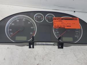 Usagé Instrument de bord Volkswagen Passat (3B3) 2.0 Prix € 75,00 Règlement à la marge proposé par Autodemontagebedrijf Smit