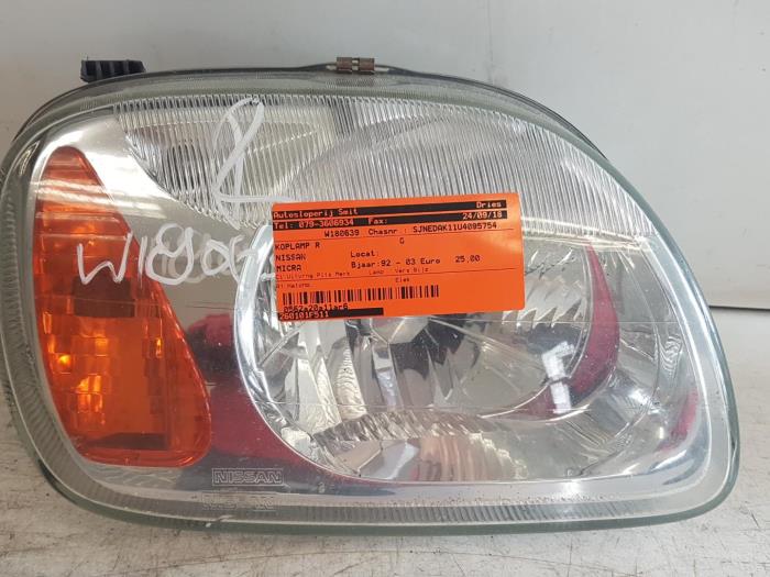 Używane Reflektor prawy Nissan Micra (K11) 1.4 16V Cena € 25,00 Procedura marży oferowane przez Autodemontagebedrijf Smit
