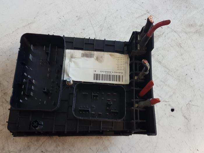 Fuse box Volkswagen Caddy III 2.0 SDI 1K0937124K
