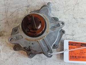 Used Oil pump BMW 3-Serie Price on request offered by Autodemontagebedrijf Smit