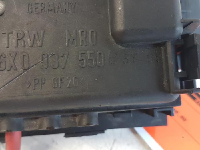 Fuse box from a Volkswagen Polo 2000