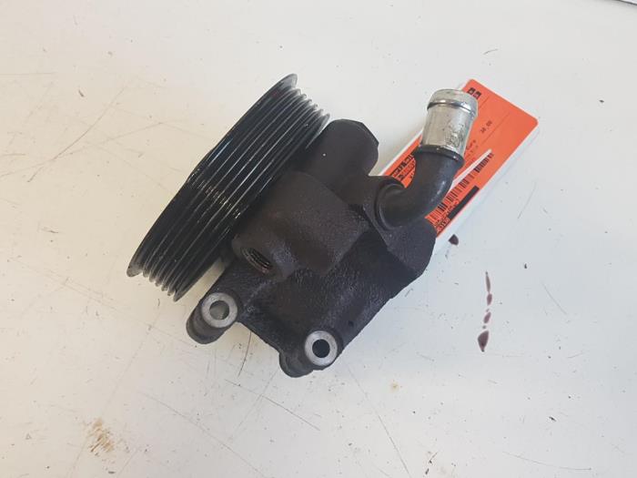 Power steering pump from a Ford KA 2006