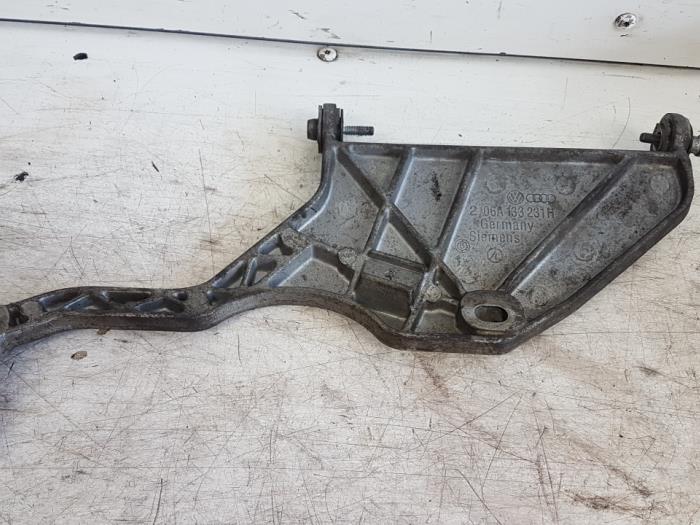 Begagnade Engine mount Seat Leon Pris € 25,00 Marginaltabell erbjuds av Autodemontagebedrijf Smit