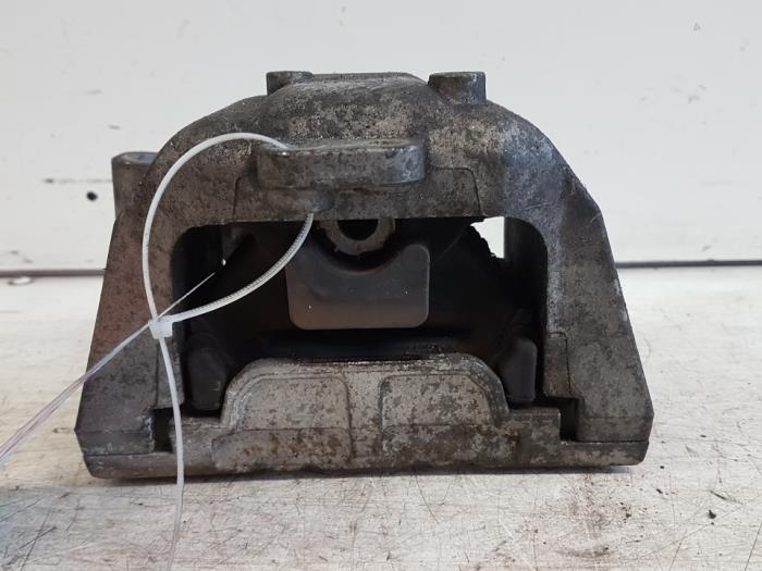 Begagnade Engine mount Seat Leon Pris € 25,00 Marginaltabell erbjuds av Autodemontagebedrijf Smit