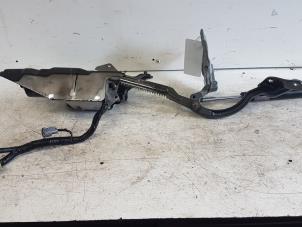 Used Tailgate hinge Honda Accord Price on request offered by Autodemontagebedrijf Smit
