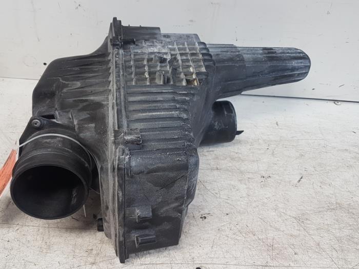 Begagnade Luftfilterhus Peugeot 607 Pris € 25,00 Marginaltabell erbjuds av Autodemontagebedrijf Smit