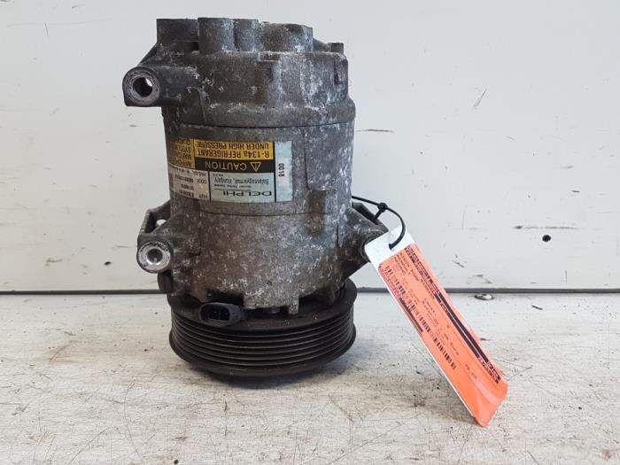Air conditioning pump from a Renault Megane 2003