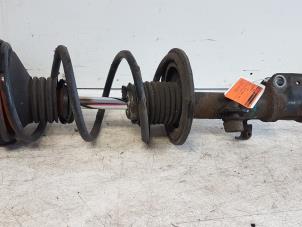 Used Front shock absorber rod, right Toyota Avensis Price € 35,00 Margin scheme offered by Autodemontagebedrijf Smit