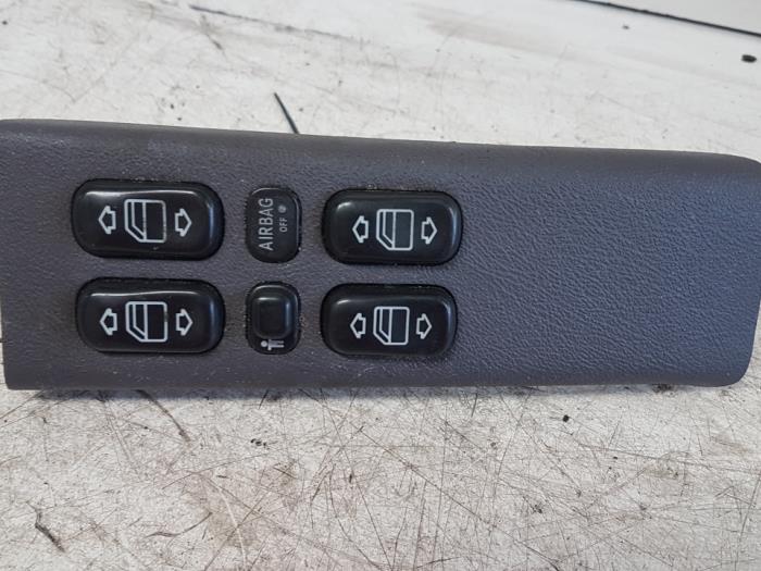 Usados Interruptor combinado de ventanillas Mercedes A-Klasse Precio € 20,00 Norma de margen ofrecido por Autodemontagebedrijf Smit