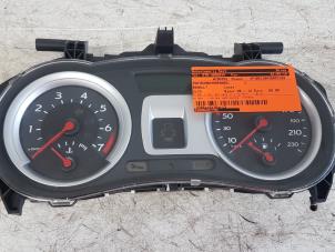 Used Instrument panel Renault Clio Price € 65,00 Margin scheme offered by Autodemontagebedrijf Smit