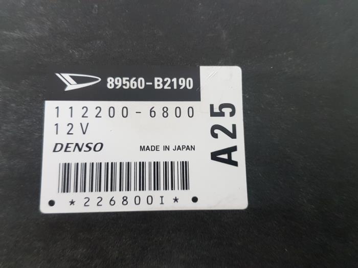 Zündschloss + Steuergerät van een Daihatsu Cuore (L251/271/276) 1.0 12V DVVT 2003