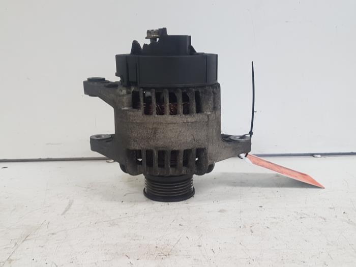 Gebrauchte Dynamo Alfa Romeo GT (937) 1.9 JTD 16V Multijet Preis € 20,00 Margenregelung angeboten von Autodemontagebedrijf Smit