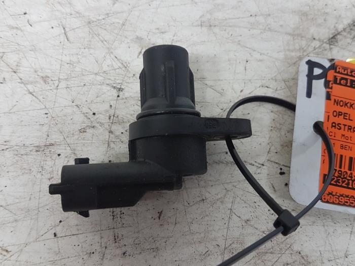 Begagnade Kamaxelsensor Opel Astra H GTC (L08) 1.4 16V Twinport Pris € 25,00 Marginaltabell erbjuds av Autodemontagebedrijf Smit