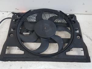 Usagé Ventilateur radiateur BMW 3 serie (E46/4) 320d 16V Prix € 30,00 Règlement à la marge proposé par Autodemontagebedrijf Smit