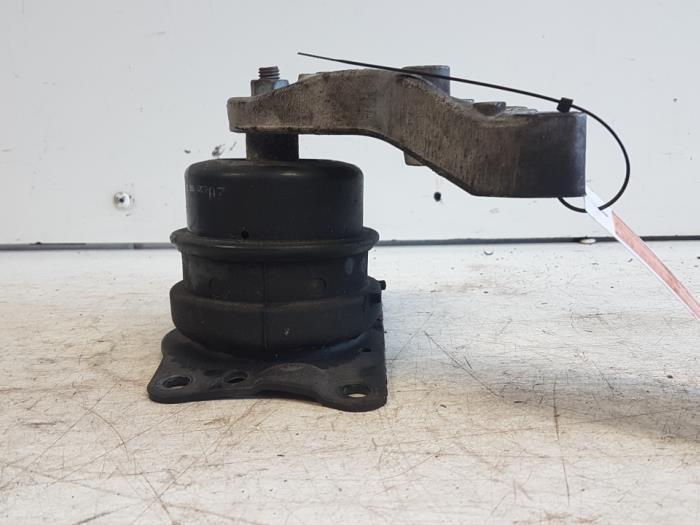 Used Engine mount Volkswagen Polo IV (9N1/2/3) 1.4 16V 75 Price € 25,00 Margin scheme offered by Autodemontagebedrijf Smit