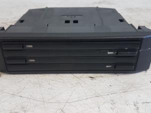 Used CD changer Volkswagen Polo IV (9N1/2/3) 1.4 16V 75 Price on request offered by Autodemontagebedrijf Smit