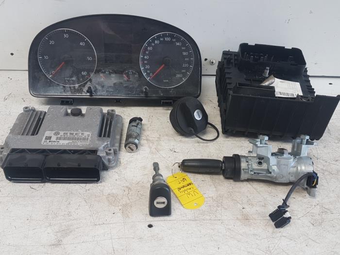 Used Ignition lock + computer Volkswagen Caddy III (2KA,2KH,2CA,2CH) 1.9 TDI Price € 350,00 Margin scheme offered by Autodemontagebedrijf Smit