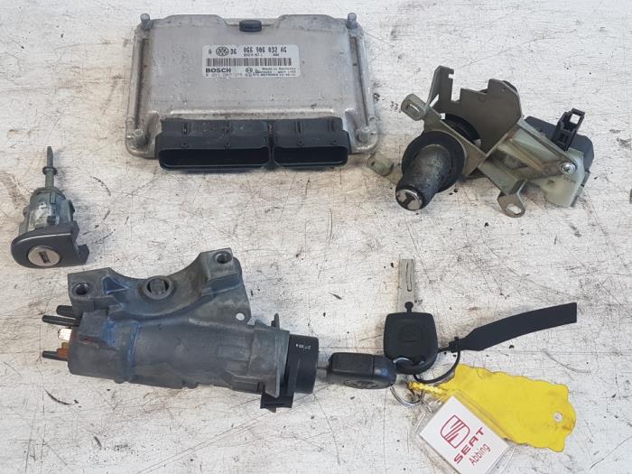 Used Ignition lock + computer Seat Toledo (1M2) 2.3 V5 Sport Price € 175,00 Margin scheme offered by Autodemontagebedrijf Smit
