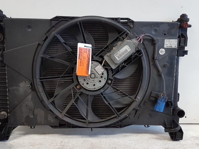 Gebrauchte Kühler Mercedes A (W169) 2.0 A-200 CDI 16V 5-Drs. Preis € 50,00 Margenregelung angeboten von Autodemontagebedrijf Smit