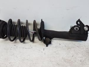 Used Front shock absorber rod, left Mercedes A (W169) 2.0 A-200 CDI 16V 5-Drs. Price € 70,00 Margin scheme offered by Autodemontagebedrijf Smit