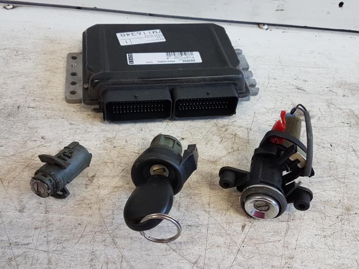 Used Ignition lock + computer Rover 75 2.0 V6 24V Classic Price € 150,00 Margin scheme offered by Autodemontagebedrijf Smit