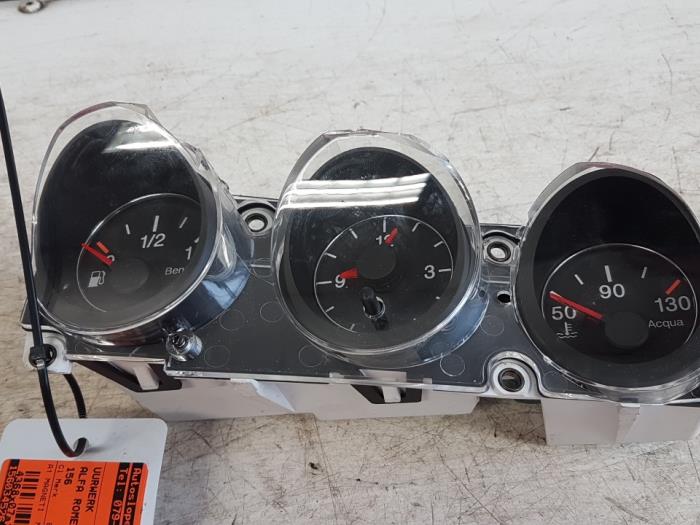 Begagnade Klocka Alfa Romeo 156 (932) 1.8 Twin Spark 16V Pris € 25,00 Marginaltabell erbjuds av Autodemontagebedrijf Smit