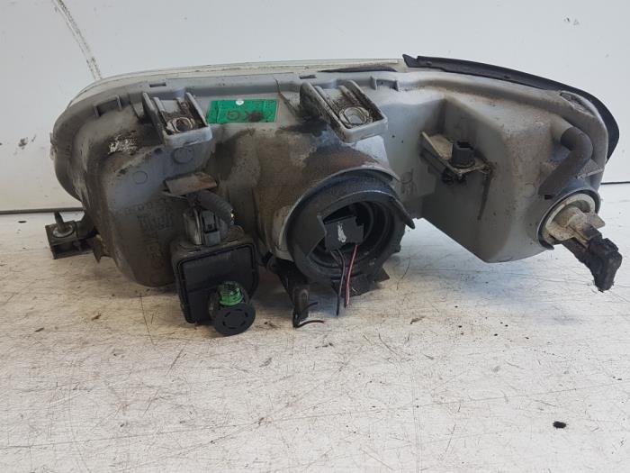 Scheinwerfer rechts Honda Civic Aerodeck 1.5i VTEC-E II 16V - CARELLO