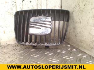Used Grille Seat Cordoba Vario Facelift (6K5) 1.6 Price on request offered by Autodemontagebedrijf Smit