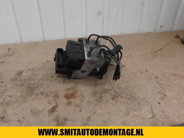 Używane Pompa ESP Opel Astra G (F08/48) 1.6 Cena na żądanie oferowane przez Autodemontagebedrijf Smit