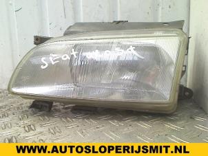 Used Headlight, left Seat Arosa (6H1) 1.4 MPi Price on request offered by Autodemontagebedrijf Smit