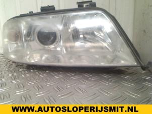 Used Headlight, right Audi A6 Avant Quattro (C5) 2.5 TDI V6 24V Price on request offered by Autodemontagebedrijf Smit