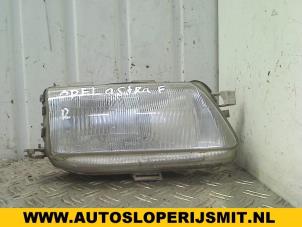 Usados Faro derecha Opel Astra F (53/54/58/59) 1.6i Precio de solicitud ofrecido por Autodemontagebedrijf Smit