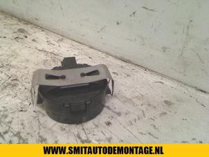Used Rain sensor Renault Megane II (BM/CM) 1.9 dCi 120 Price on request offered by Autodemontagebedrijf Smit
